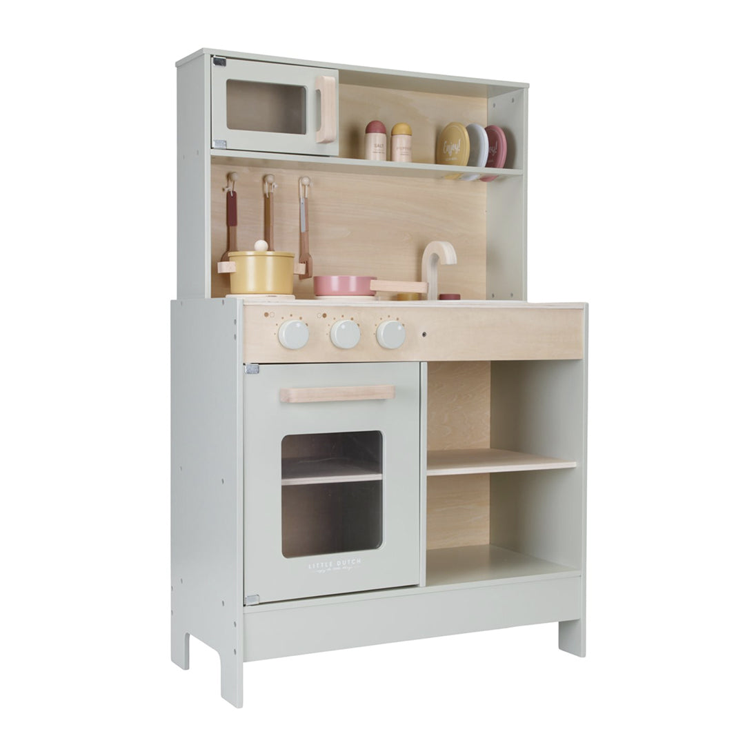Cucina in legno con accessori